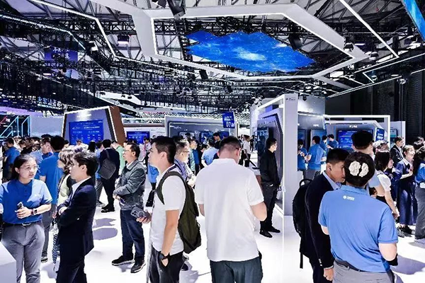 2024上海世界移动通信大会举行 金年会科技携手中国移动聚焦5G科技创新